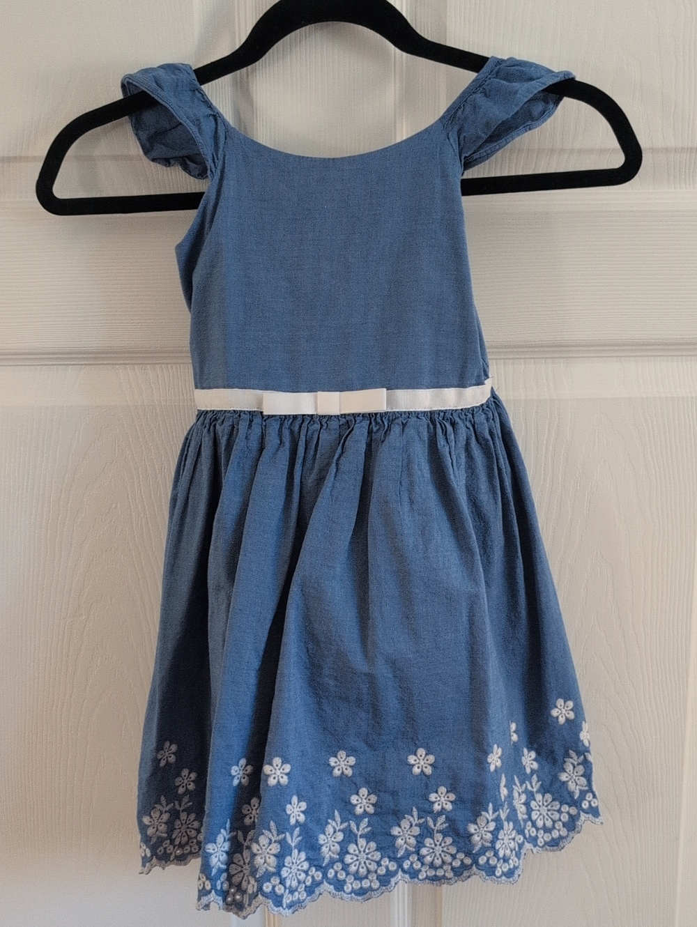 Girls Zunie Blue Chambray Floral Eyelet Trim Dress with White Waist Bow Size 6